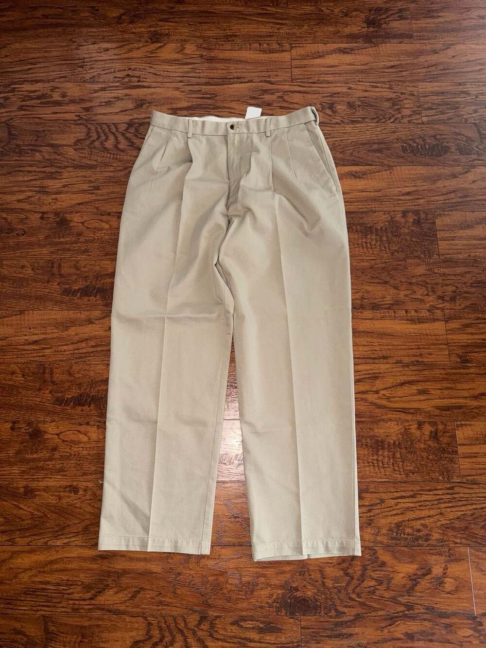 Haggar Men's Classic Fit Pleated Khaki Dress Pants Tan Size 34x30